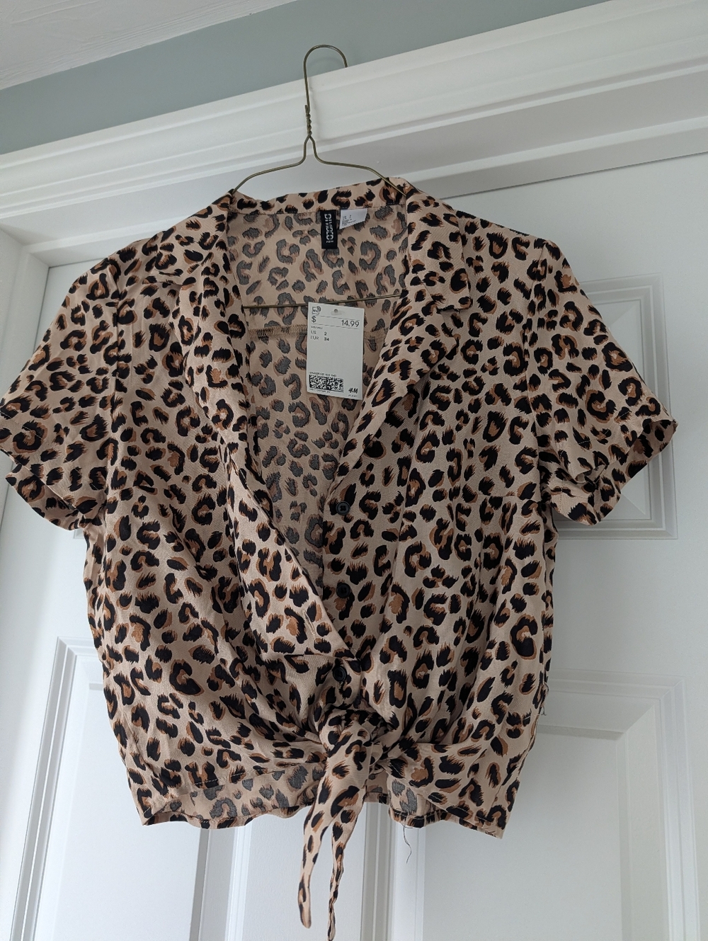 NWT  H&M Leopard Tie-Front Crop Top in Beige and Brown